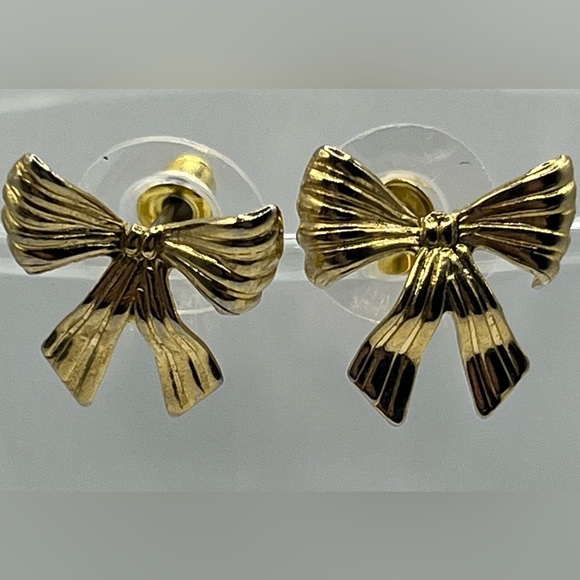 ✨ Vintage Gold Bow Stud Earrings ✨ - Picture 1 of 4